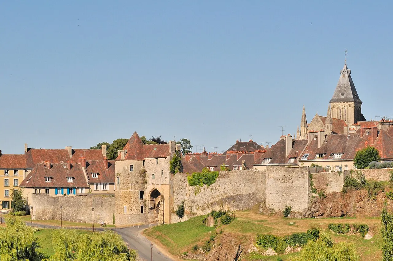 Vestiges de l’enceinte fortifiée