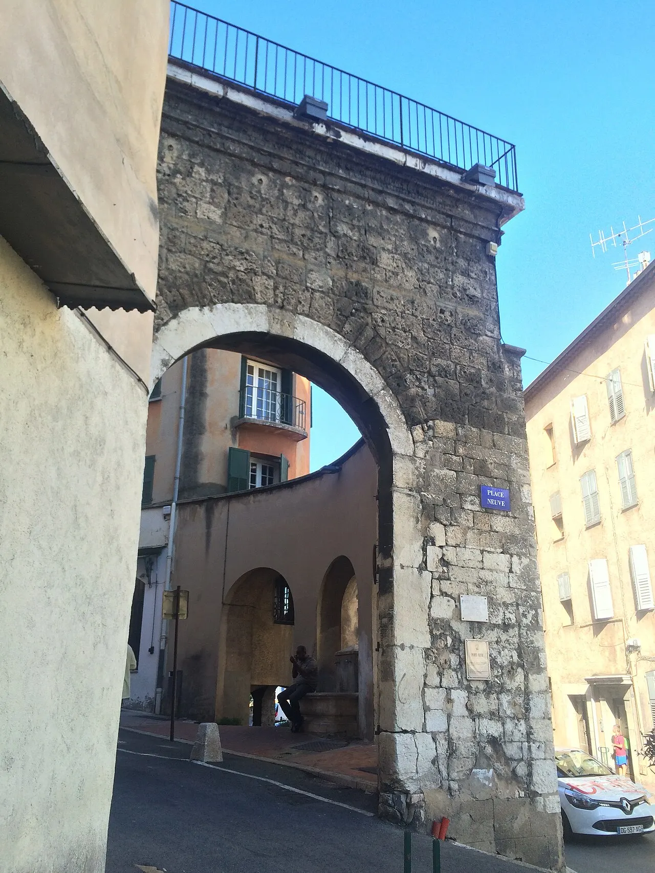 Porte Neuve