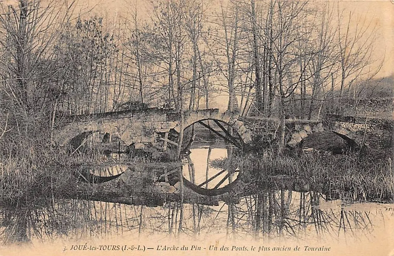 Ruines du Pont de l’Arche du Pin