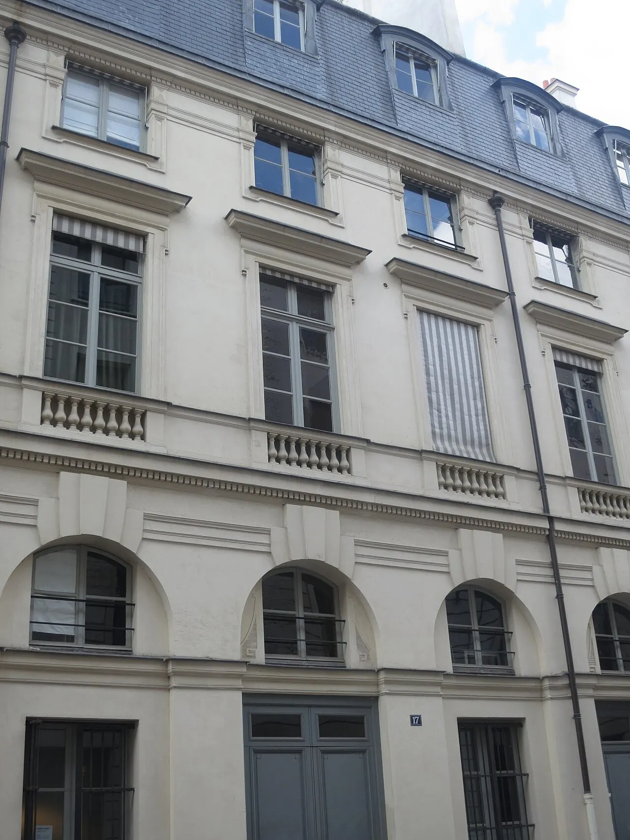 Immeuble, en bordure du Palais-Royal
