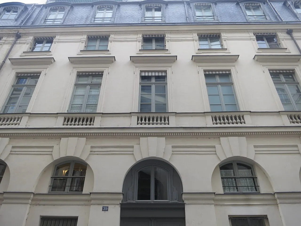 Immeuble, en bordure du Palais-Royal