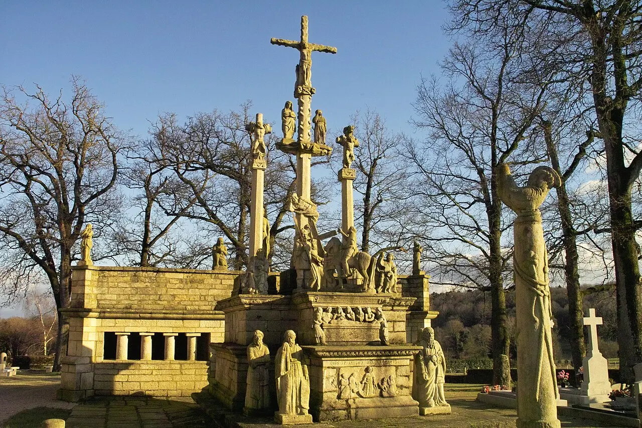 Calvaire monumental et enclos paroissial