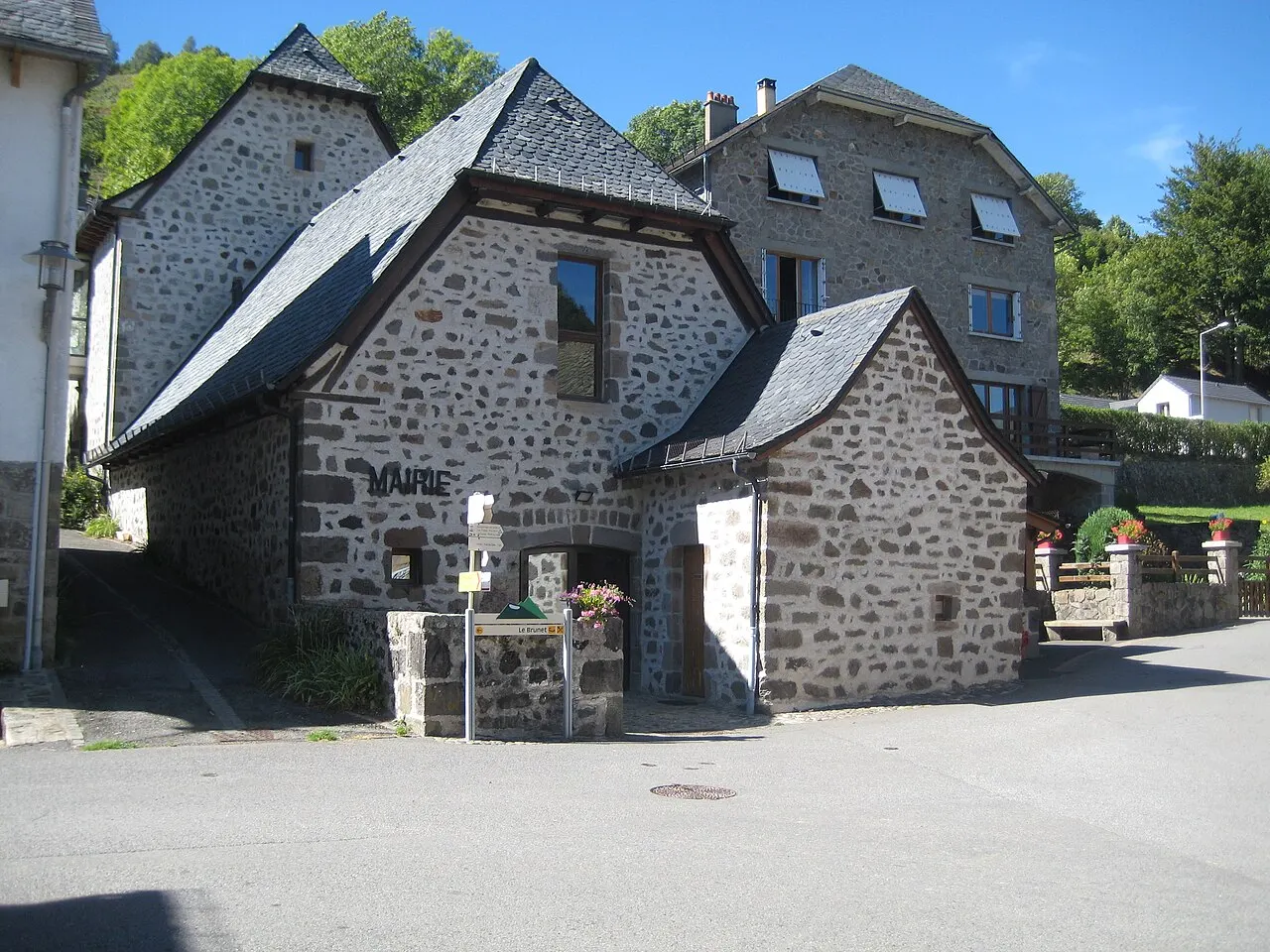 St Jacques des Blats