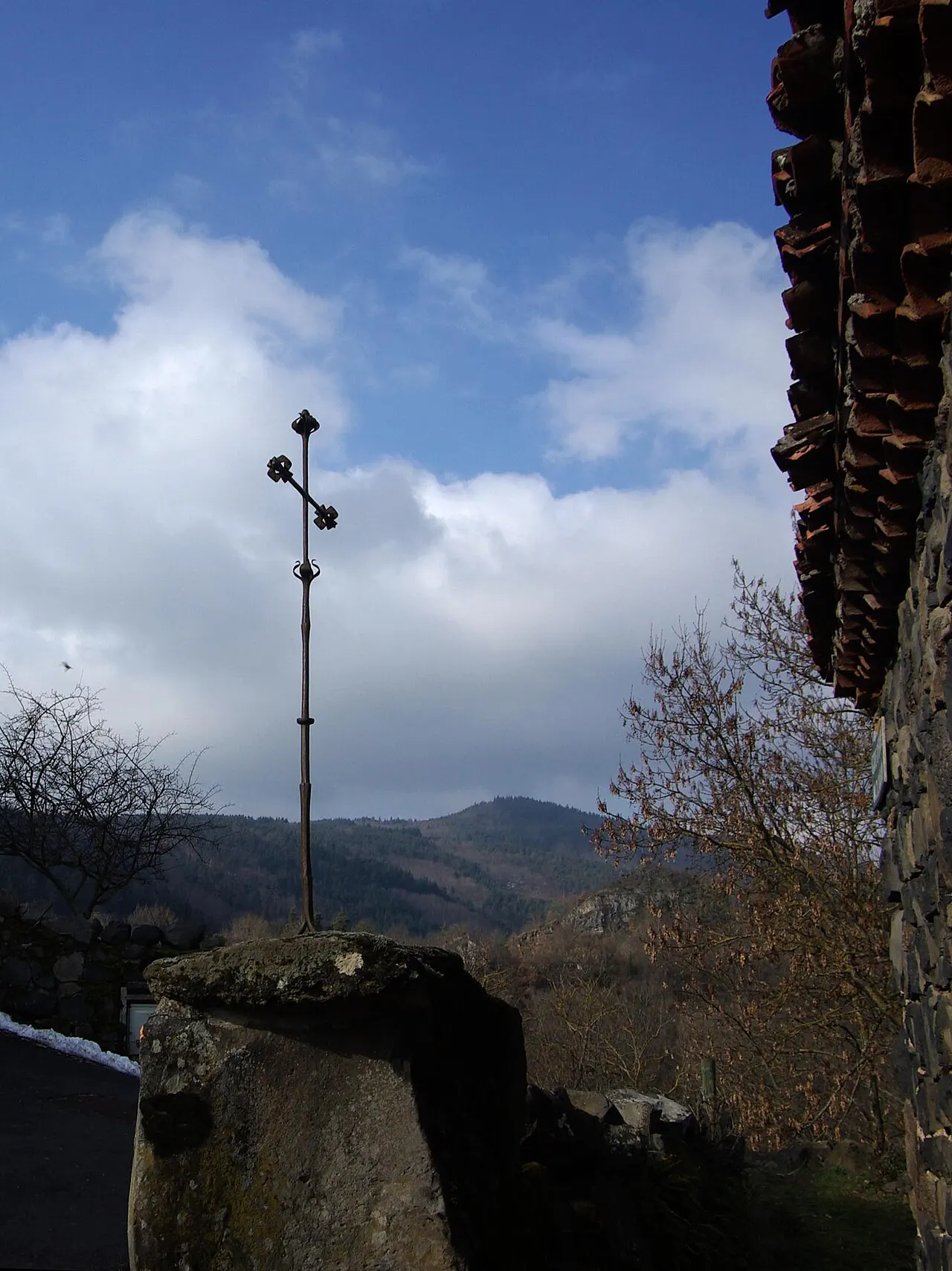 Croix en fer du 16e siècle