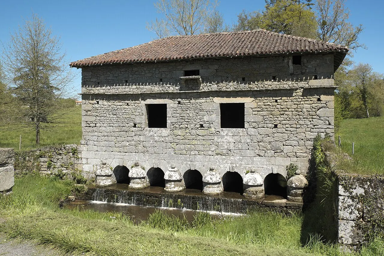 Pont surmonté d’un colombier