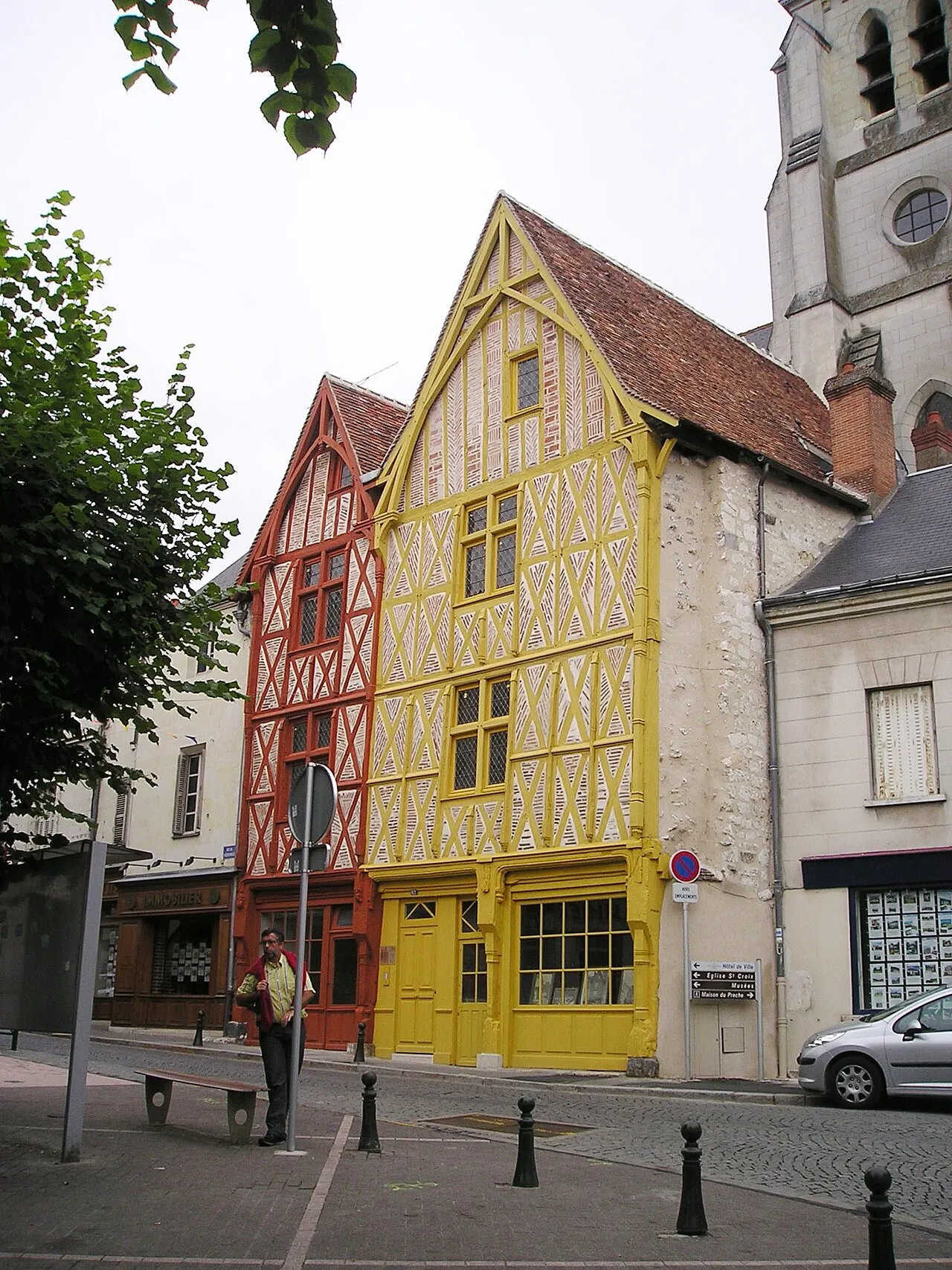Deux maisons en bois du 15e siècle