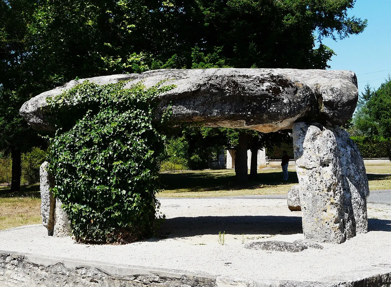 Dolmen dit de La Pierre Levée