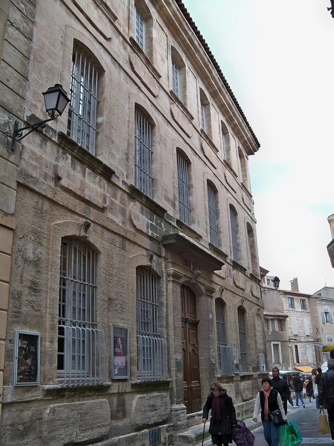 Ancien hôtel de Dème et les vestiges du théâtre antique qu’il renferme