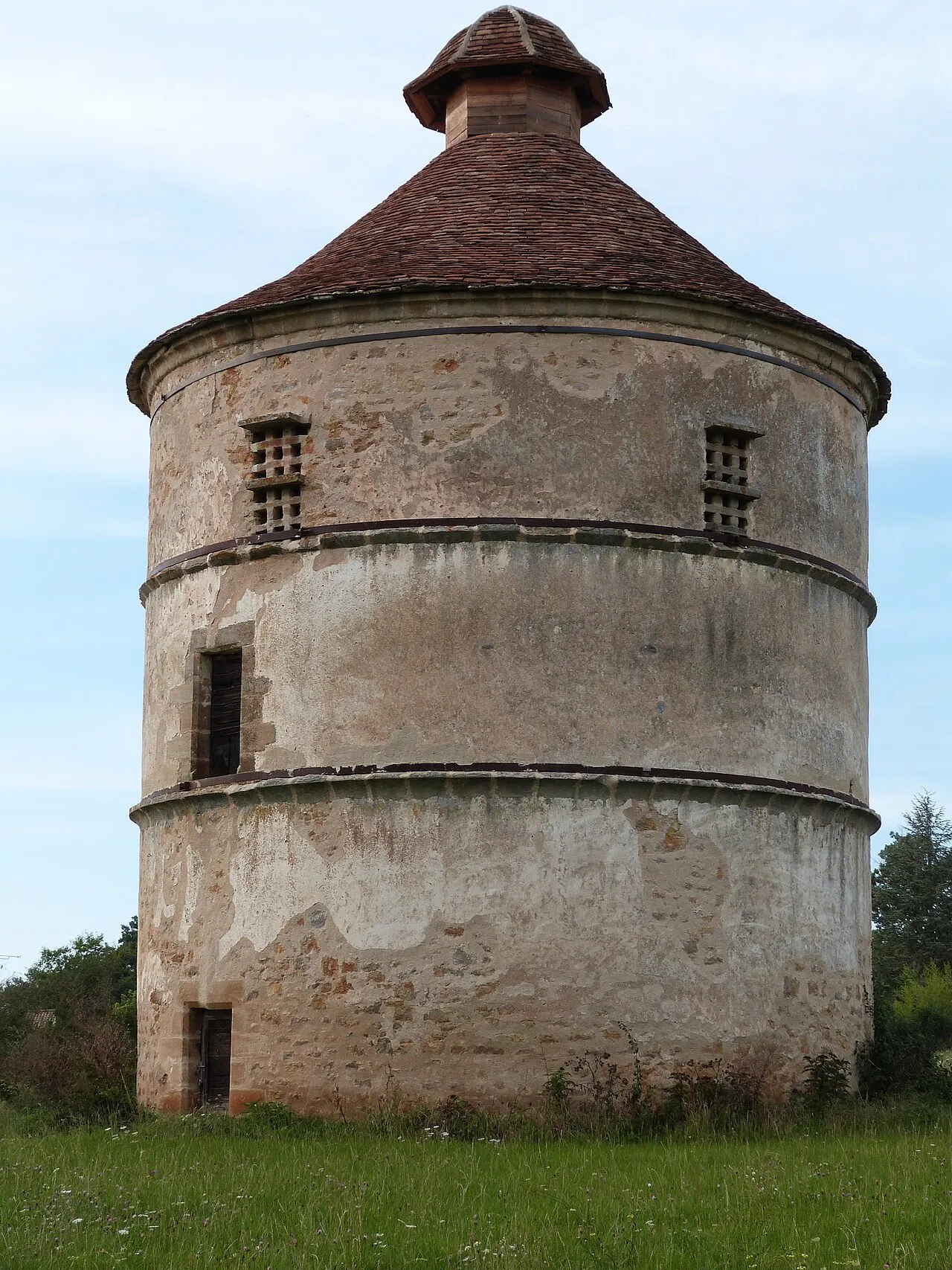 Ancien pigeonnier du château