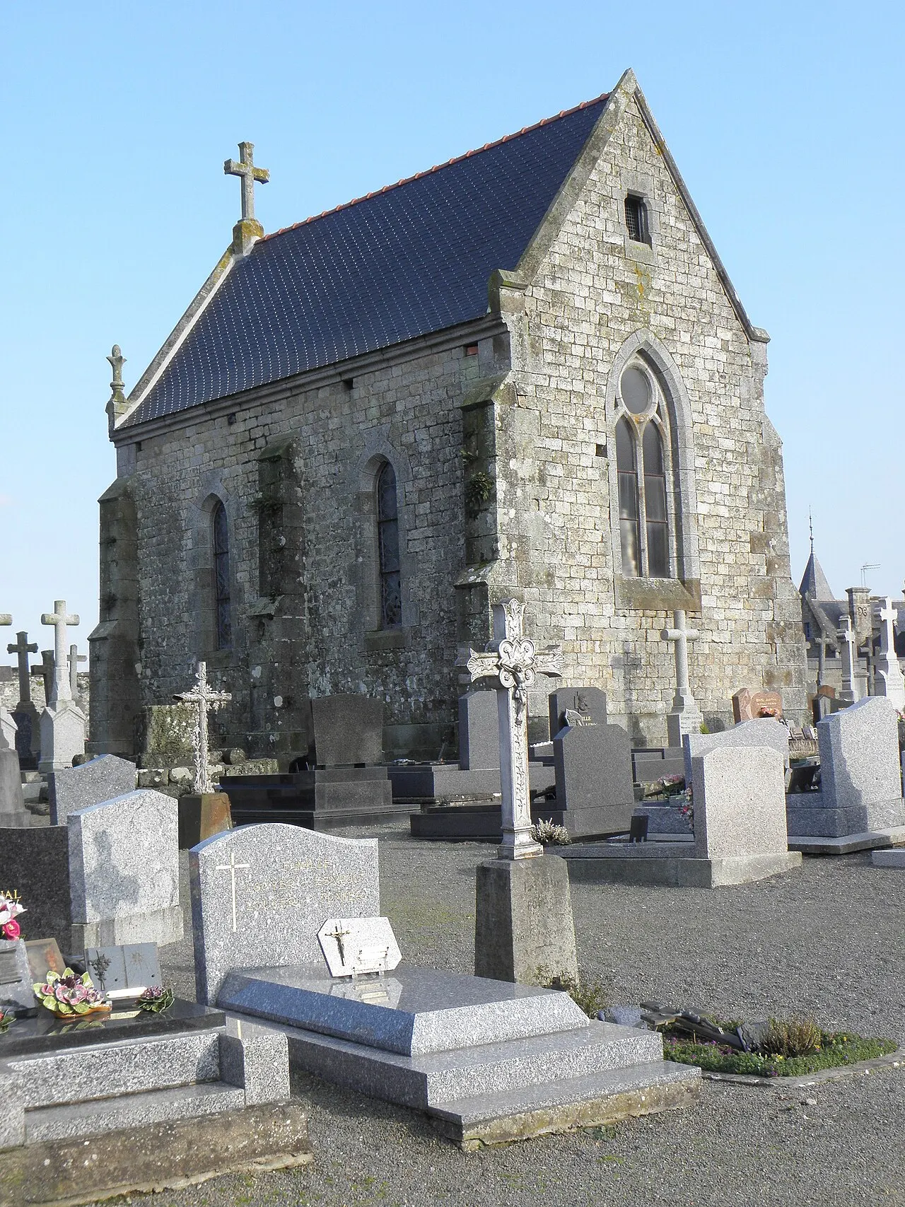 Chapelle cémétériale de Bazouges-la-Pérouse
