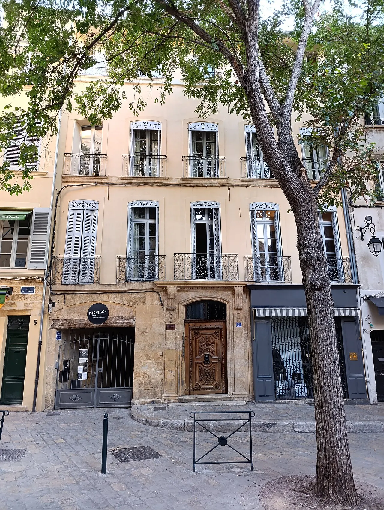 Porte de l’hôtel de Saphallin