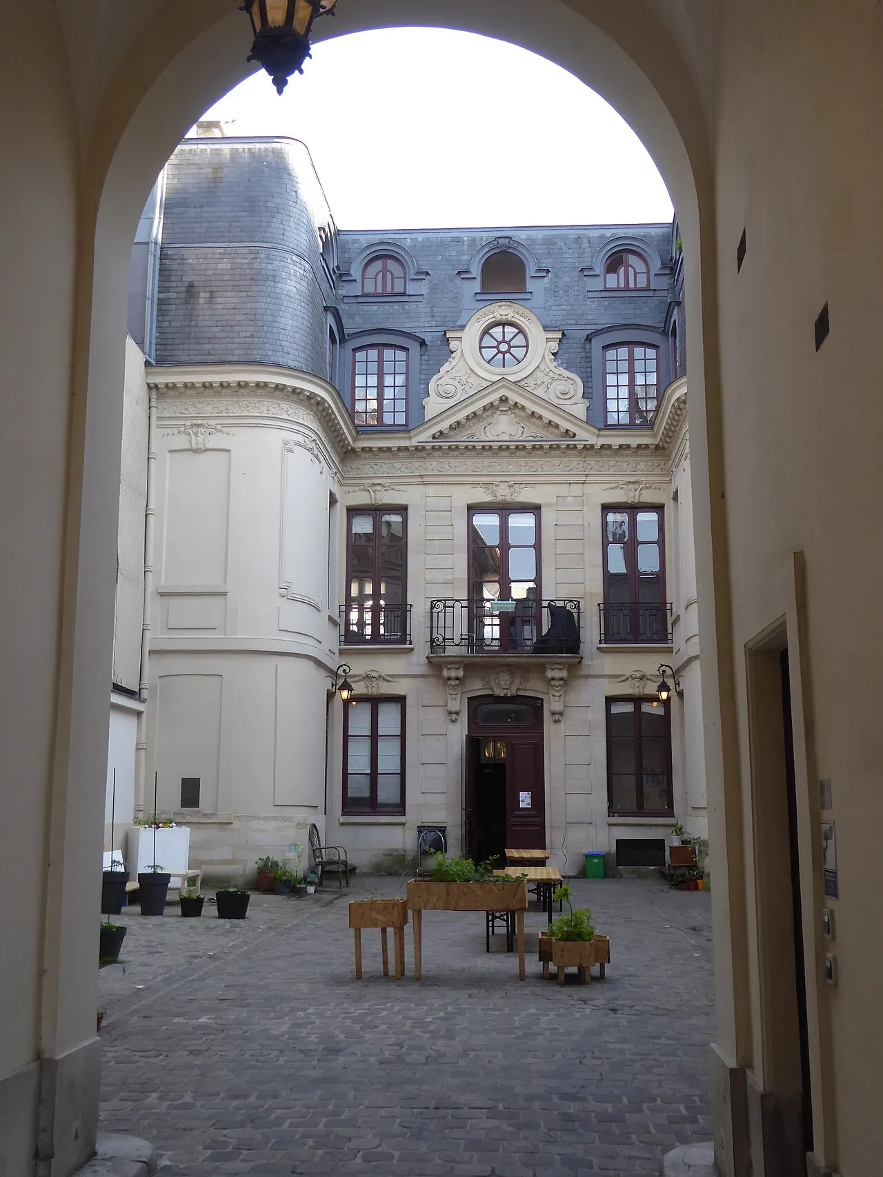 Immeuble (ancien hôtel Pourfour du Petit)