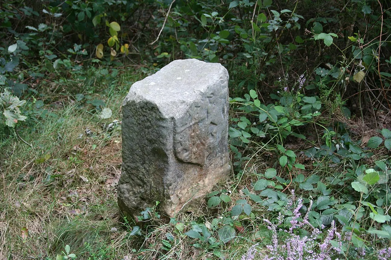 Borne armoriée