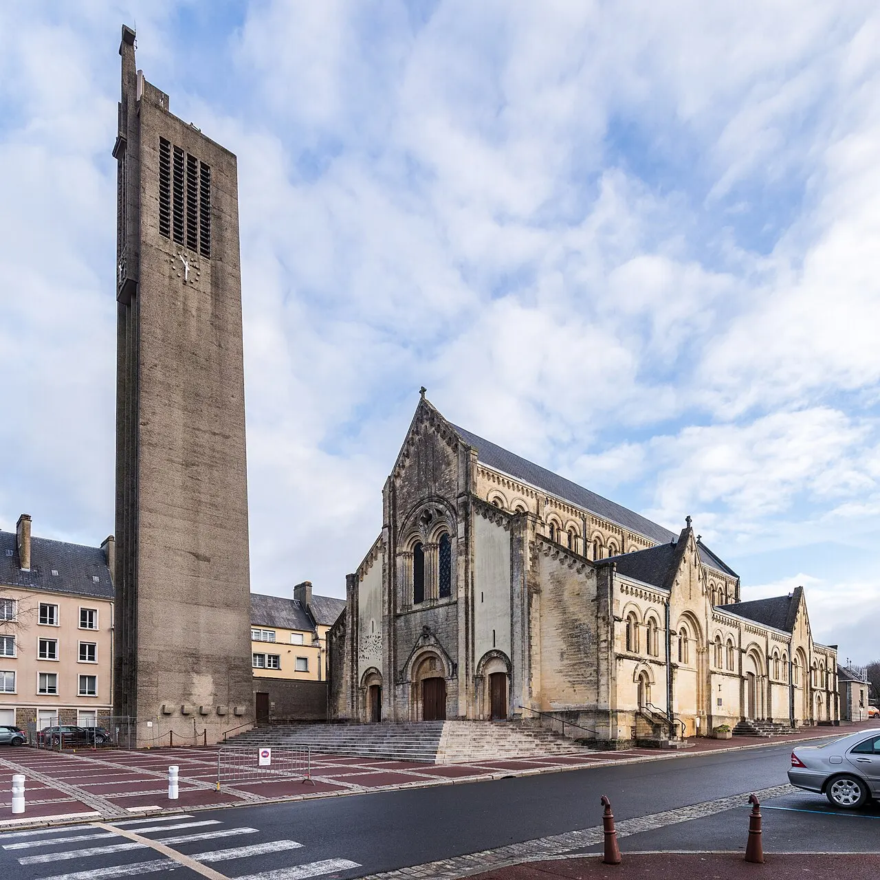 Église Sainte-Croix