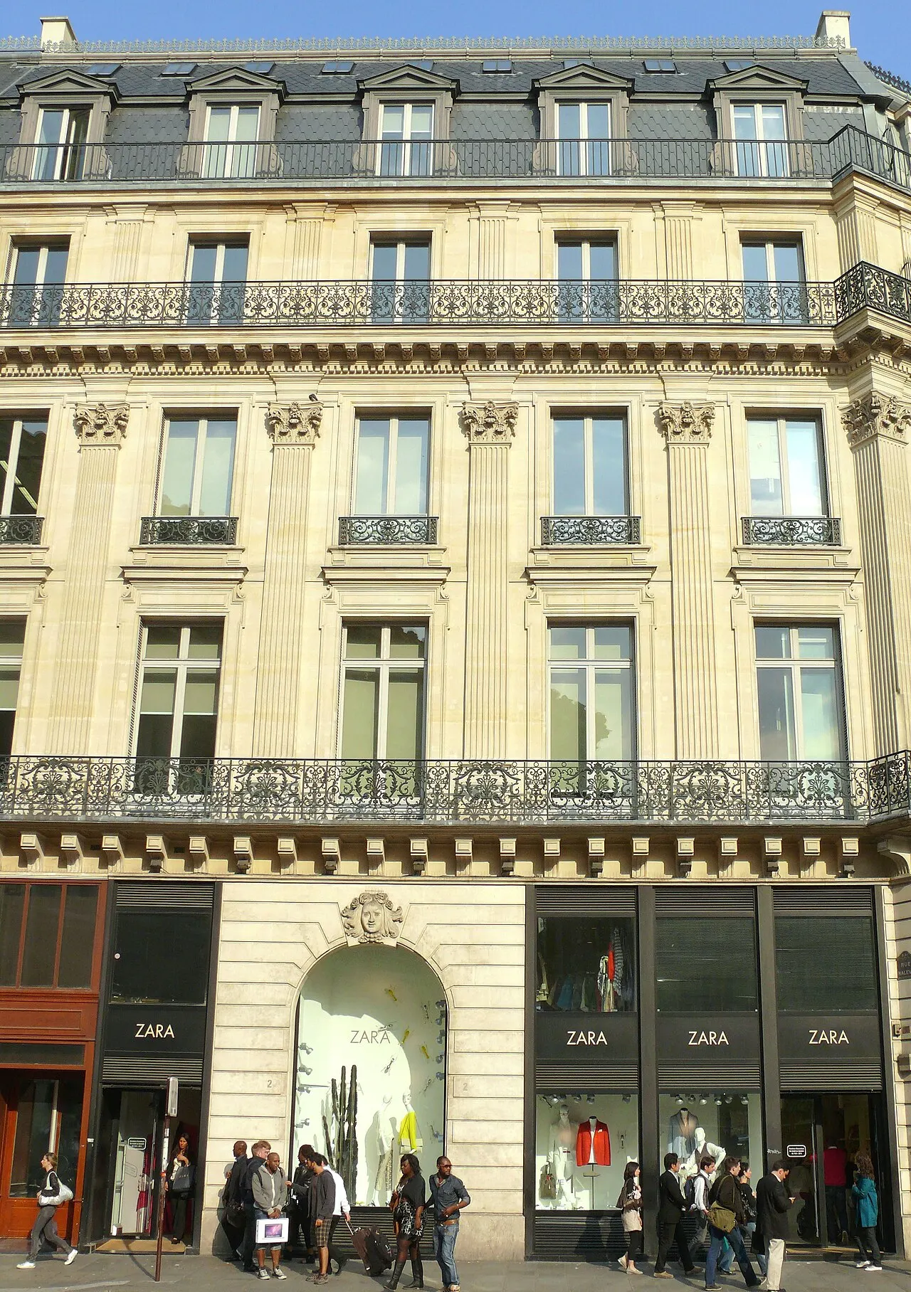 Immeubles aux abords de l’Opéra (voir aussi : 25, 27, 29, 31 bd Haussmann, Immeuble de la Société Générale)
