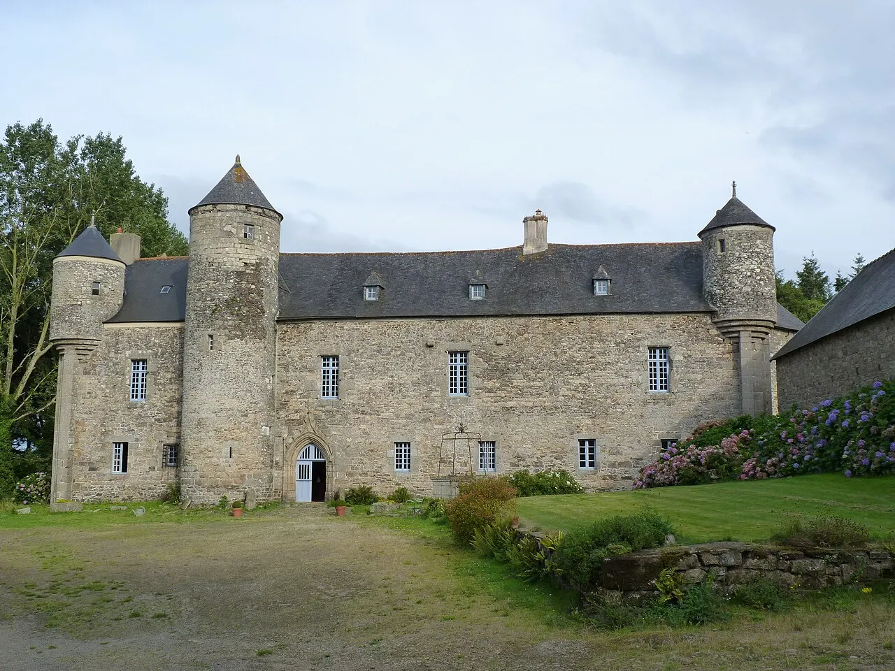 Menhir du Manoir de Coadélan