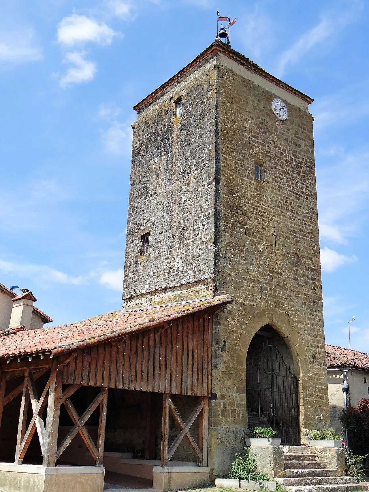 Tour fortifiée