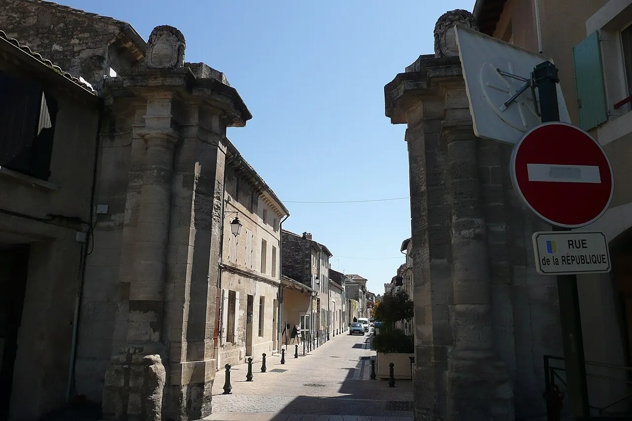 Porte de la rue principale