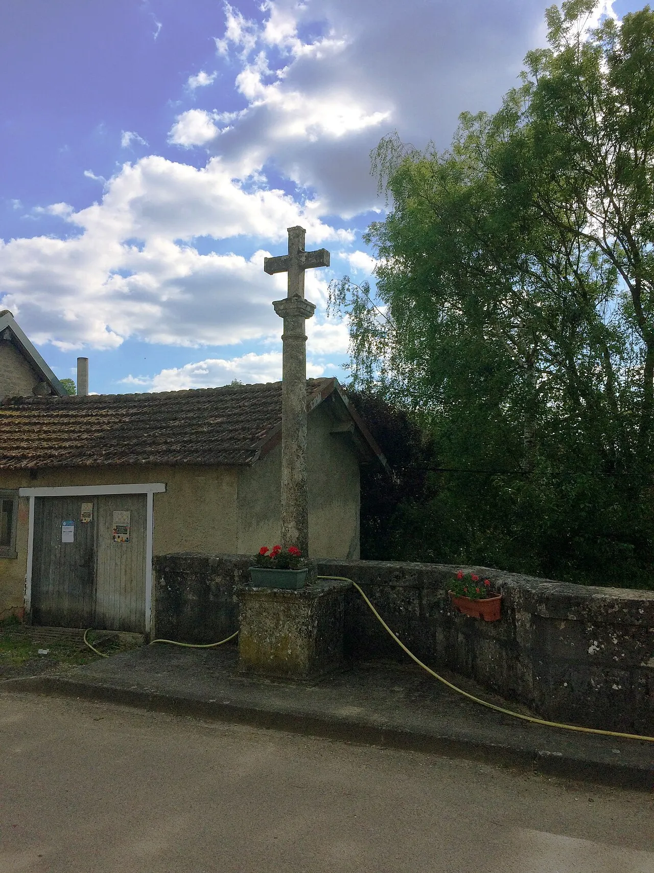 Croix du Champ-Cassier à Charmoilles