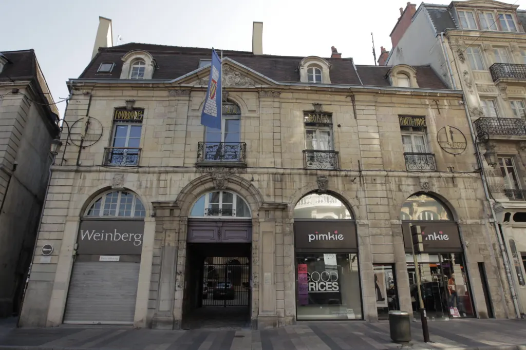 Hôtel de Villemeureux dit aussi hôtel Burteur