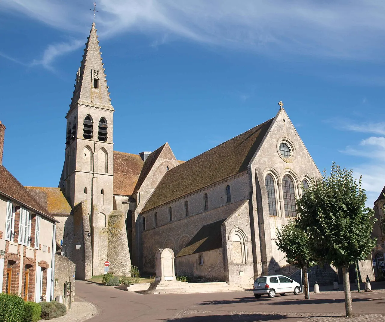 Église abbatiale Saint-Pierre et Saint-Paul