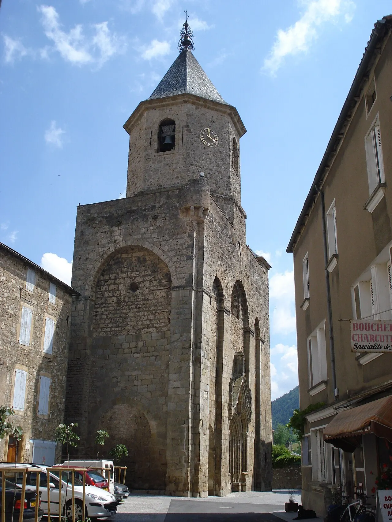 Abbatiale romane Saint-Pierre