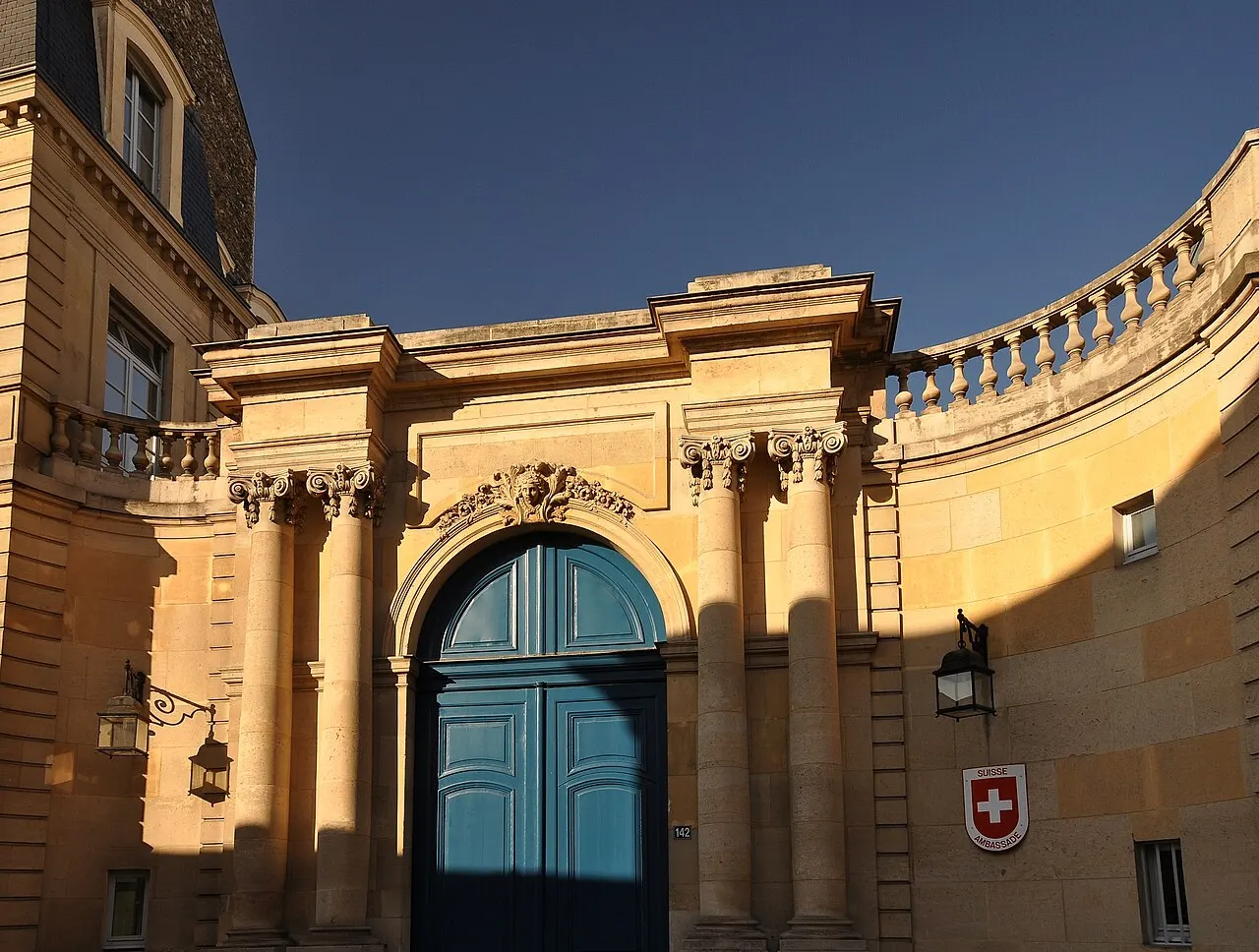 Ancien hôtel de Besenval ou ancien hôtel Chanac de Pompadour, actuellement siège de l’Ambassade de Suisse