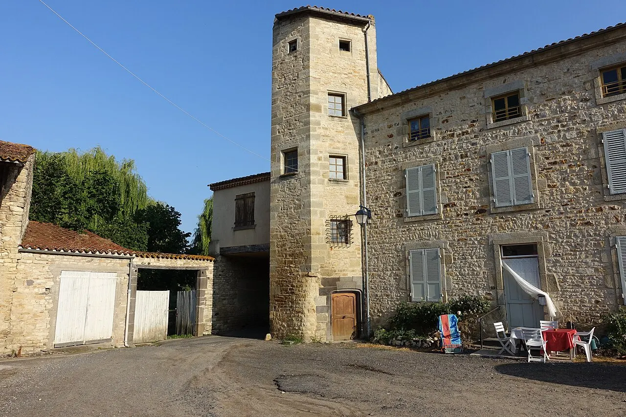 Maison sise au Nord-Ouest de la place de l’Église
