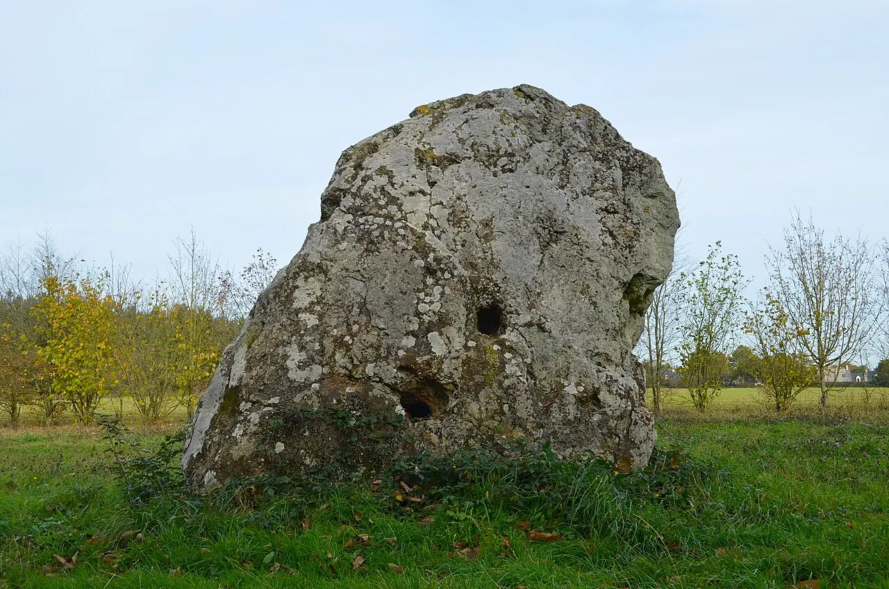 Menhir des Louères