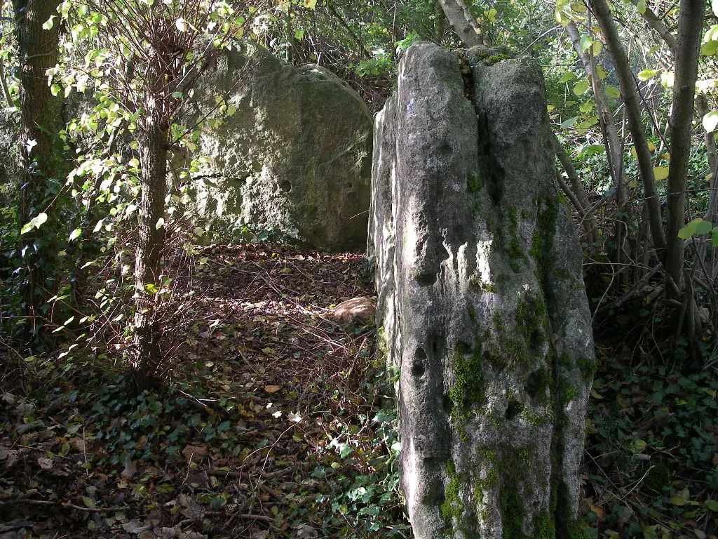 Les Pierres Branlantes