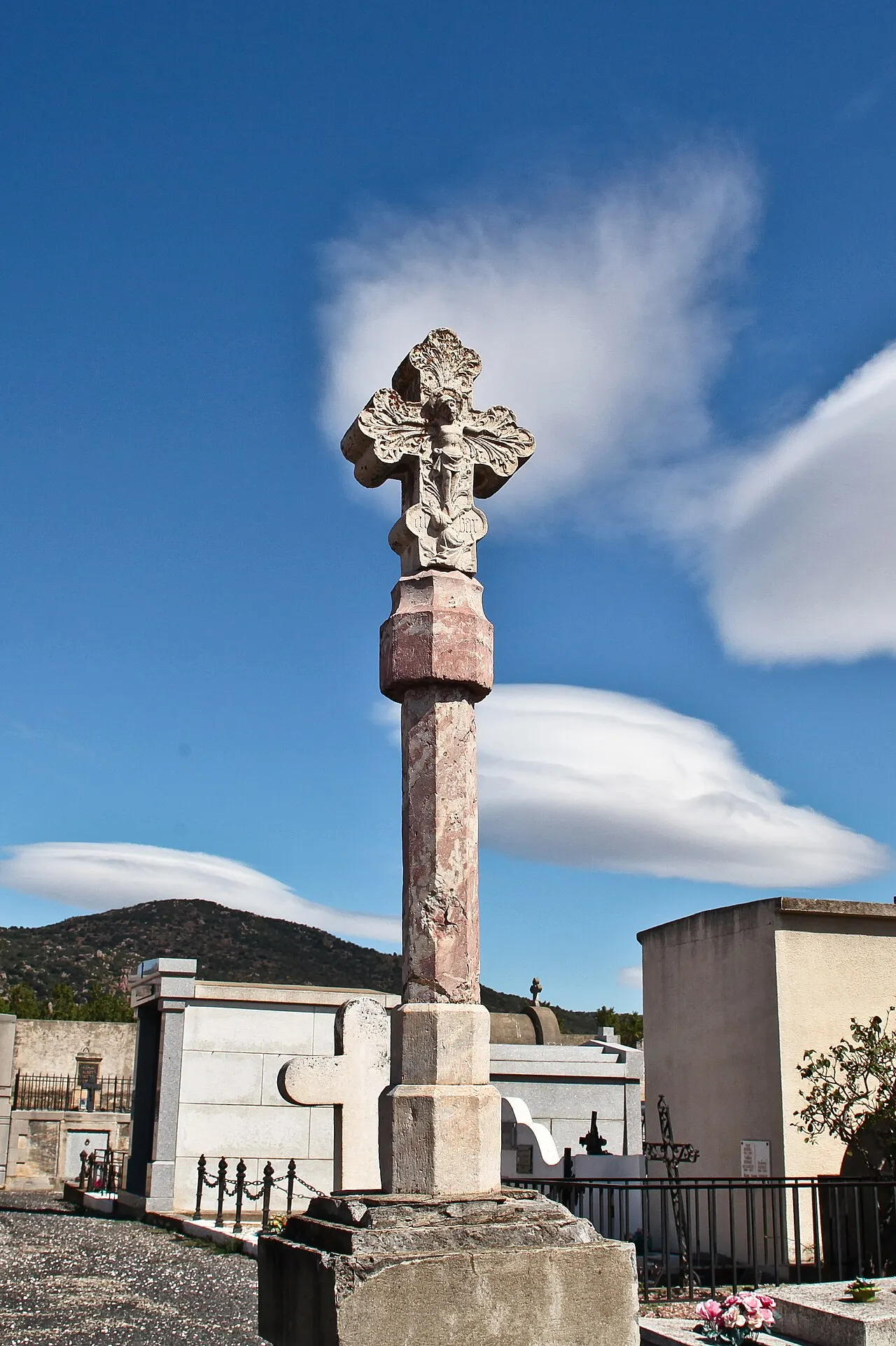 Croix de cimetière