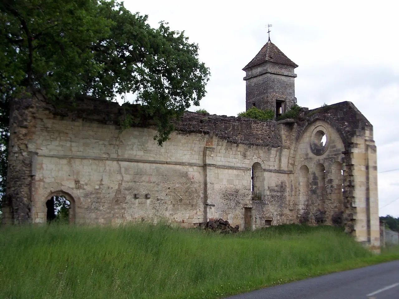 Ruines de l’église de Montarouch