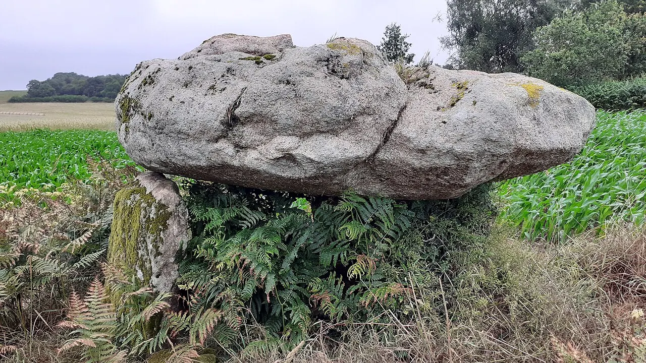Dolmen de Kermabon