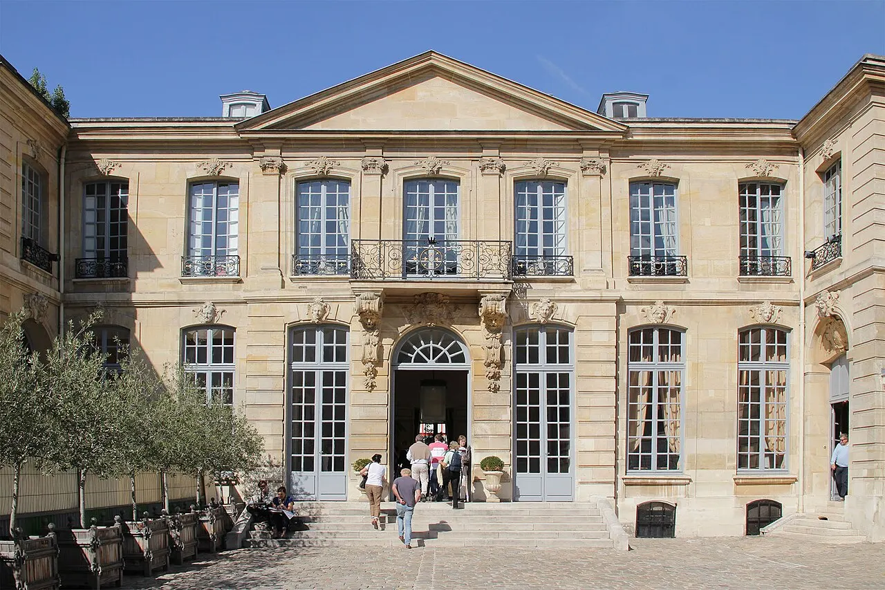 Hôtel de Noirmoutier ou de Sens, actuellement résidence du préfet de région
