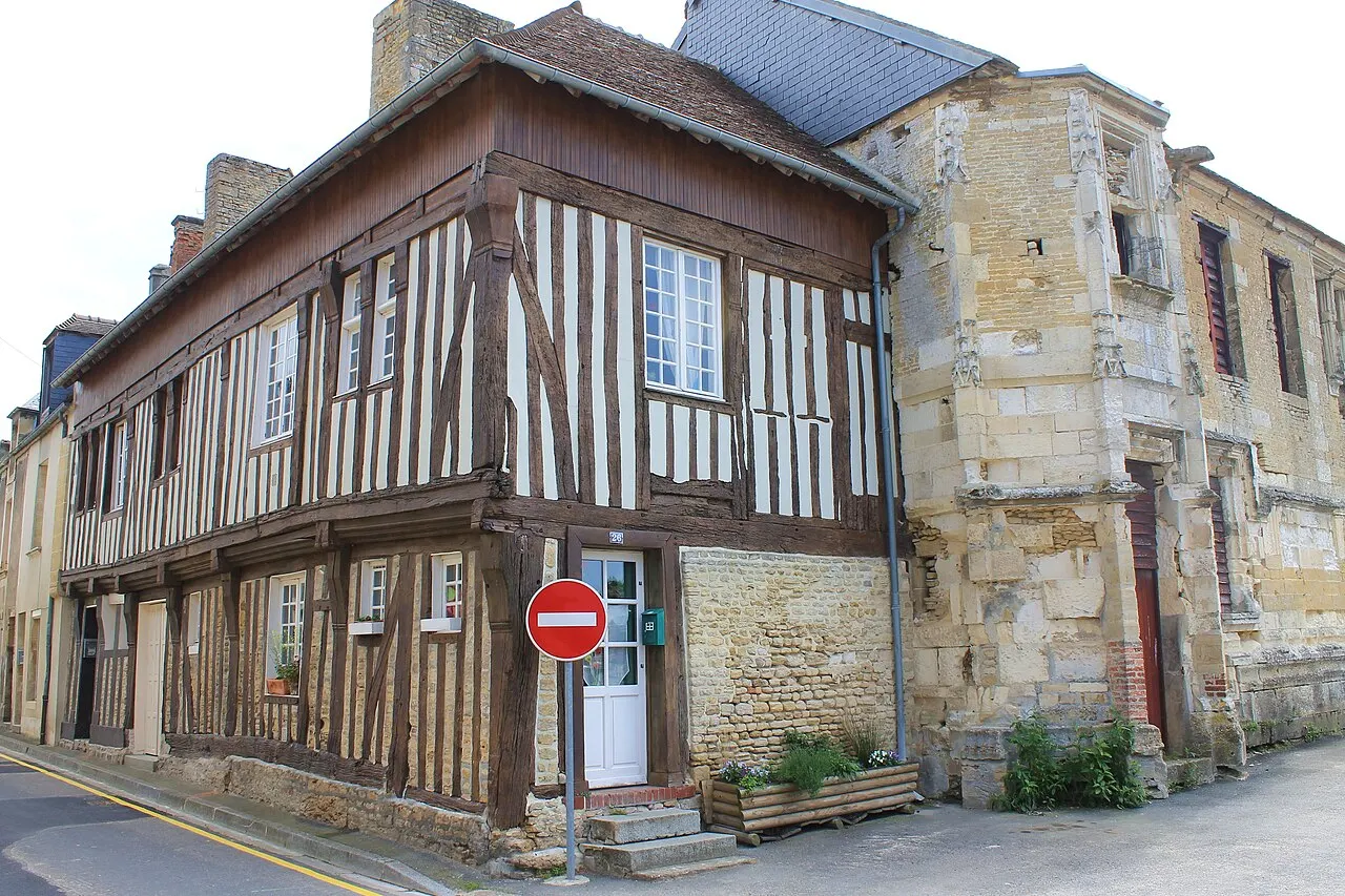 Maison de bois contiguë au manoir dit cour d’Elu