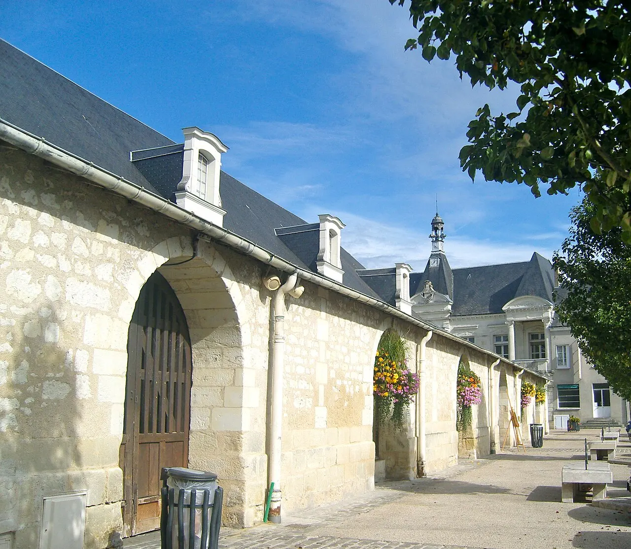 Halles