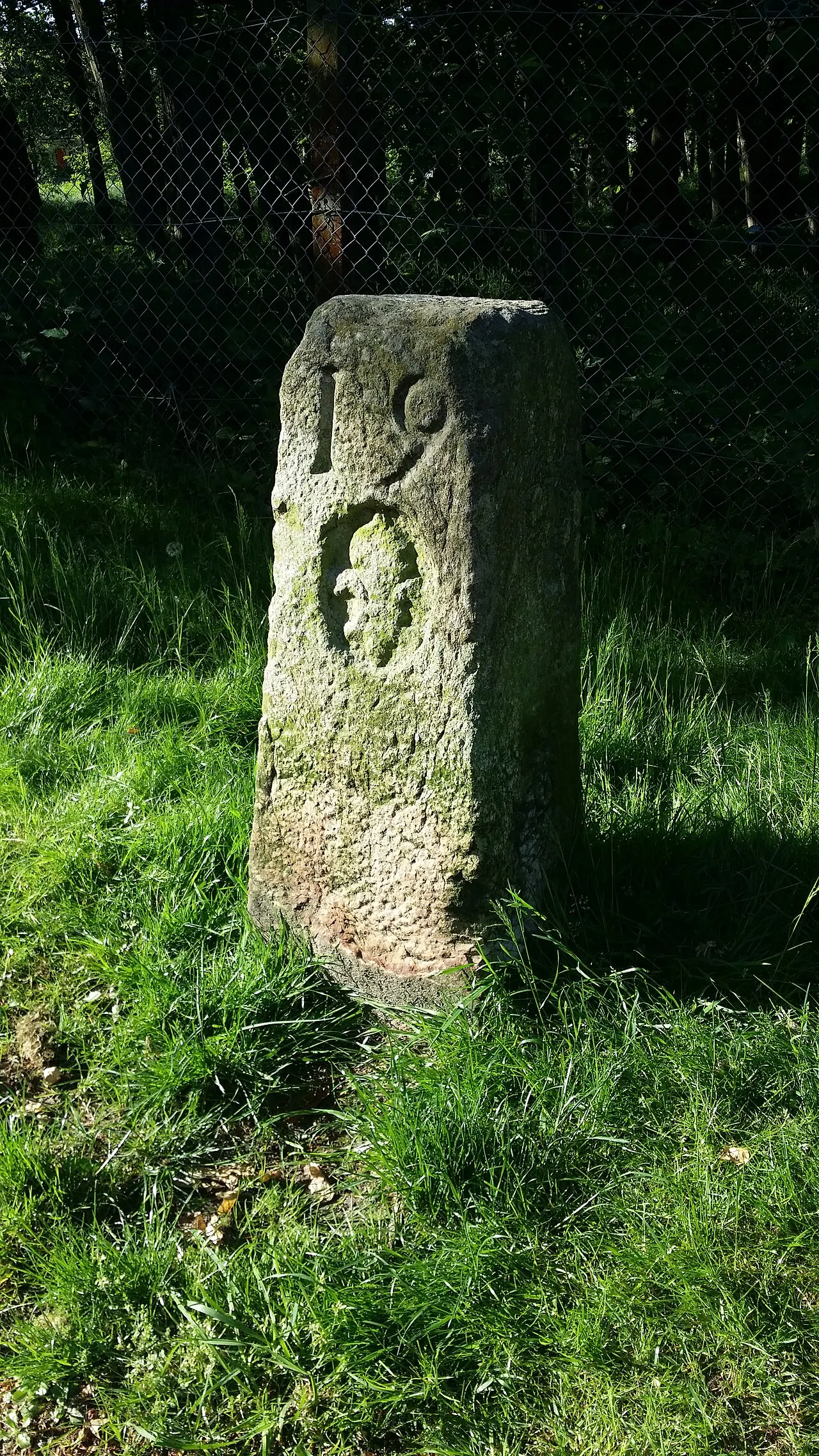 Bornes à fleur de lys n° 19 et 20