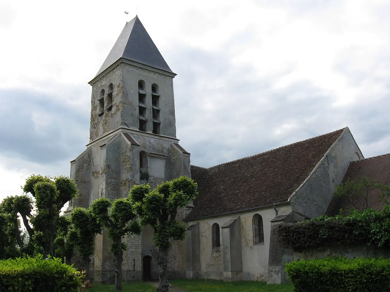 Église Saint-Donatien-et-Saint-Rogatien