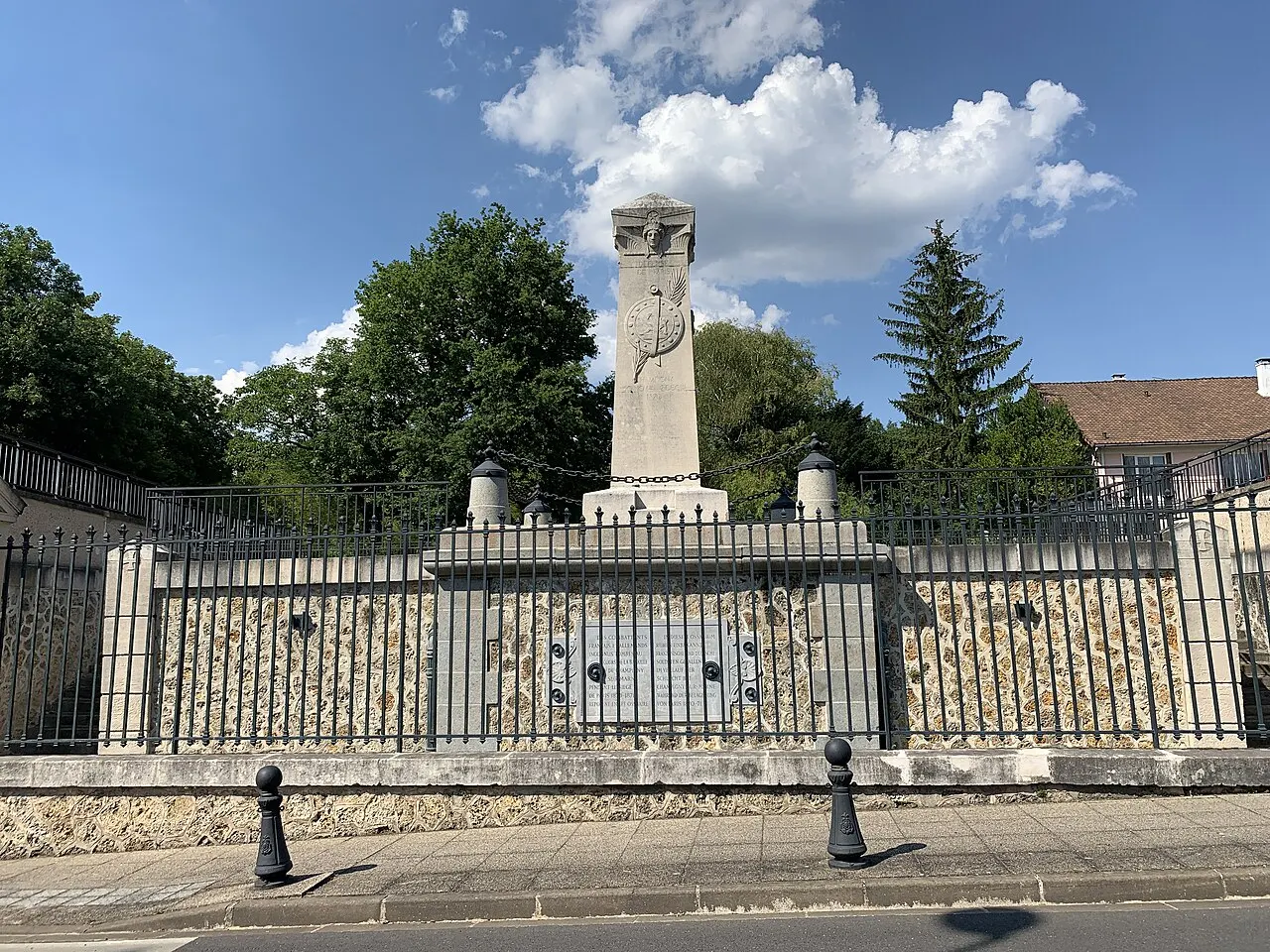 Ossuaire dit Monument commémoratif de la Bataille de Champigny