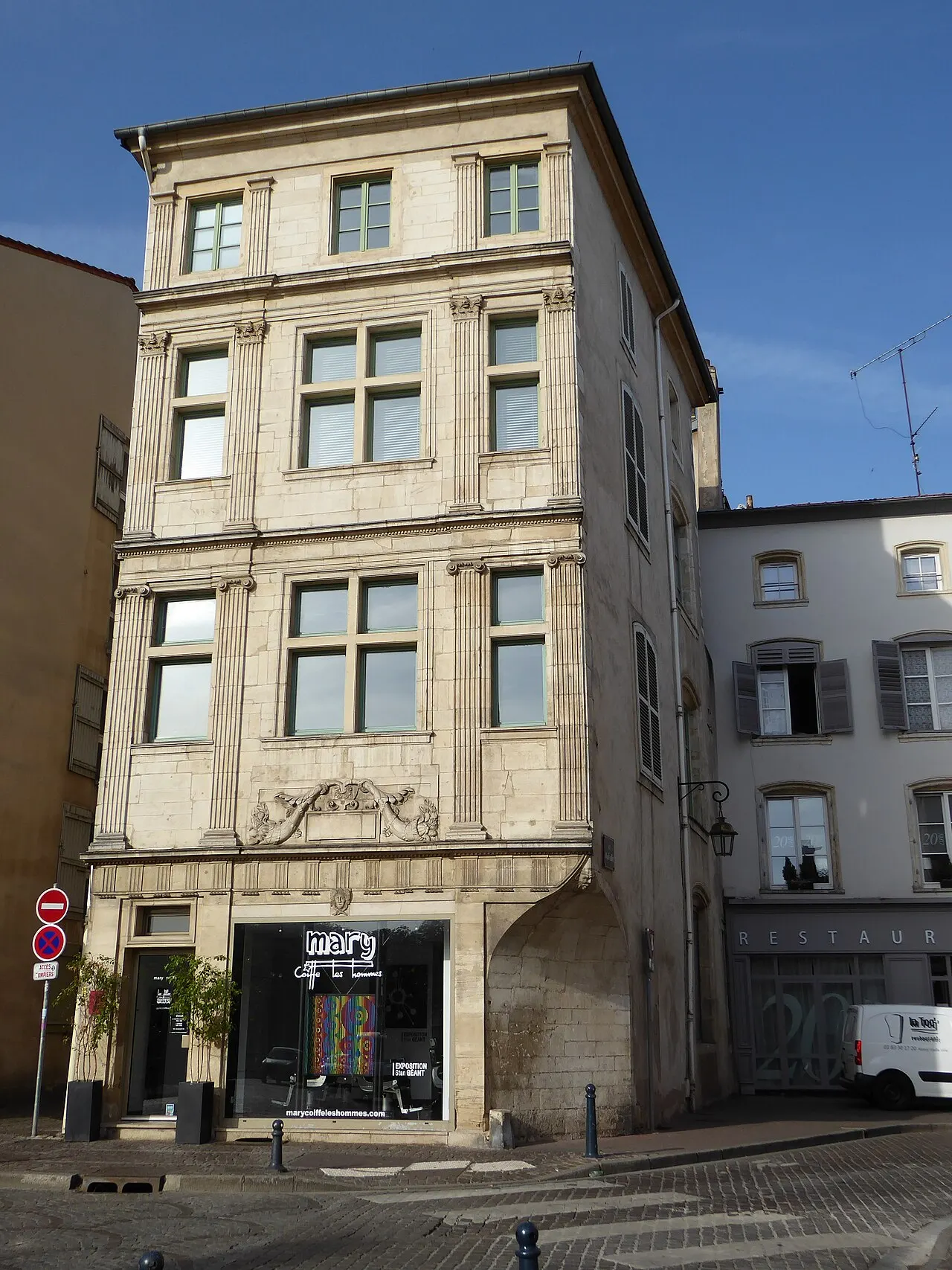 Maison