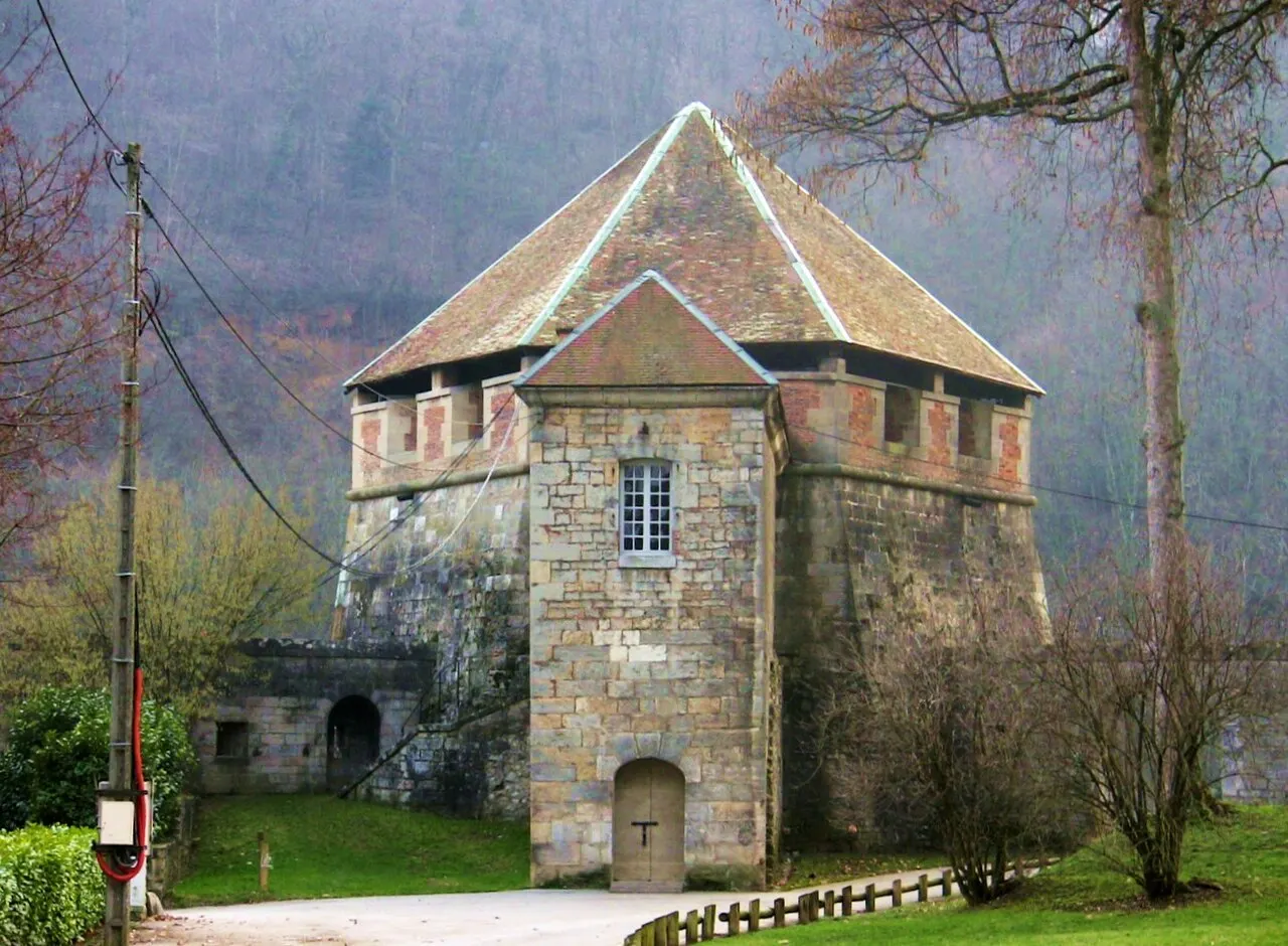 Tour bastionnée de Chamars
