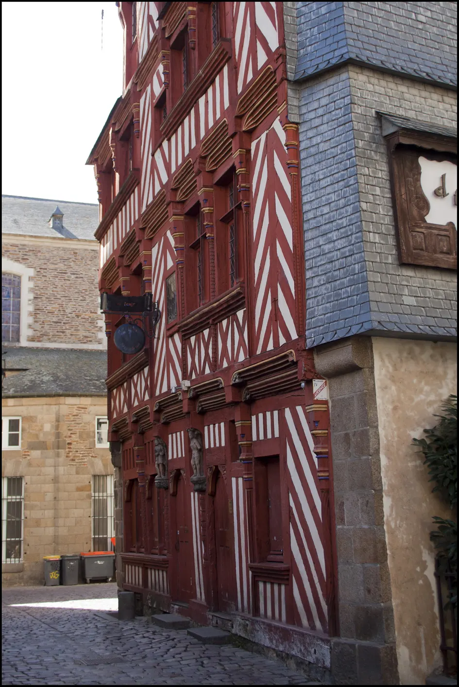 Maison du 16e siècle, dite Maison du Guesclin