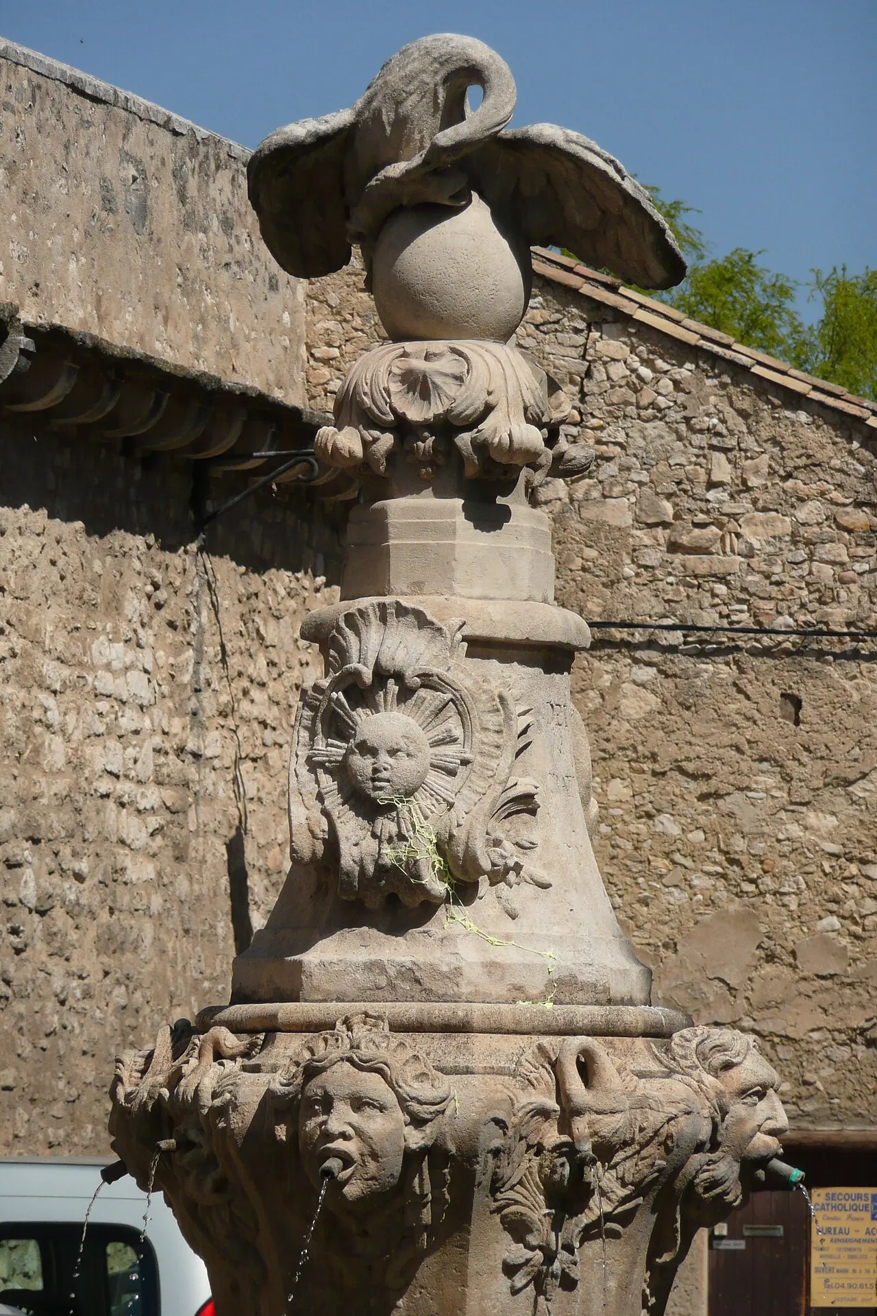 Fontaine du Pélican