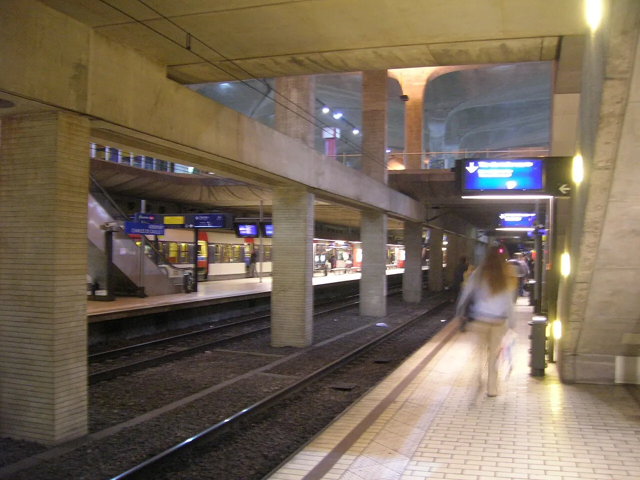 Aéroport Charles-de-Gaulle 1