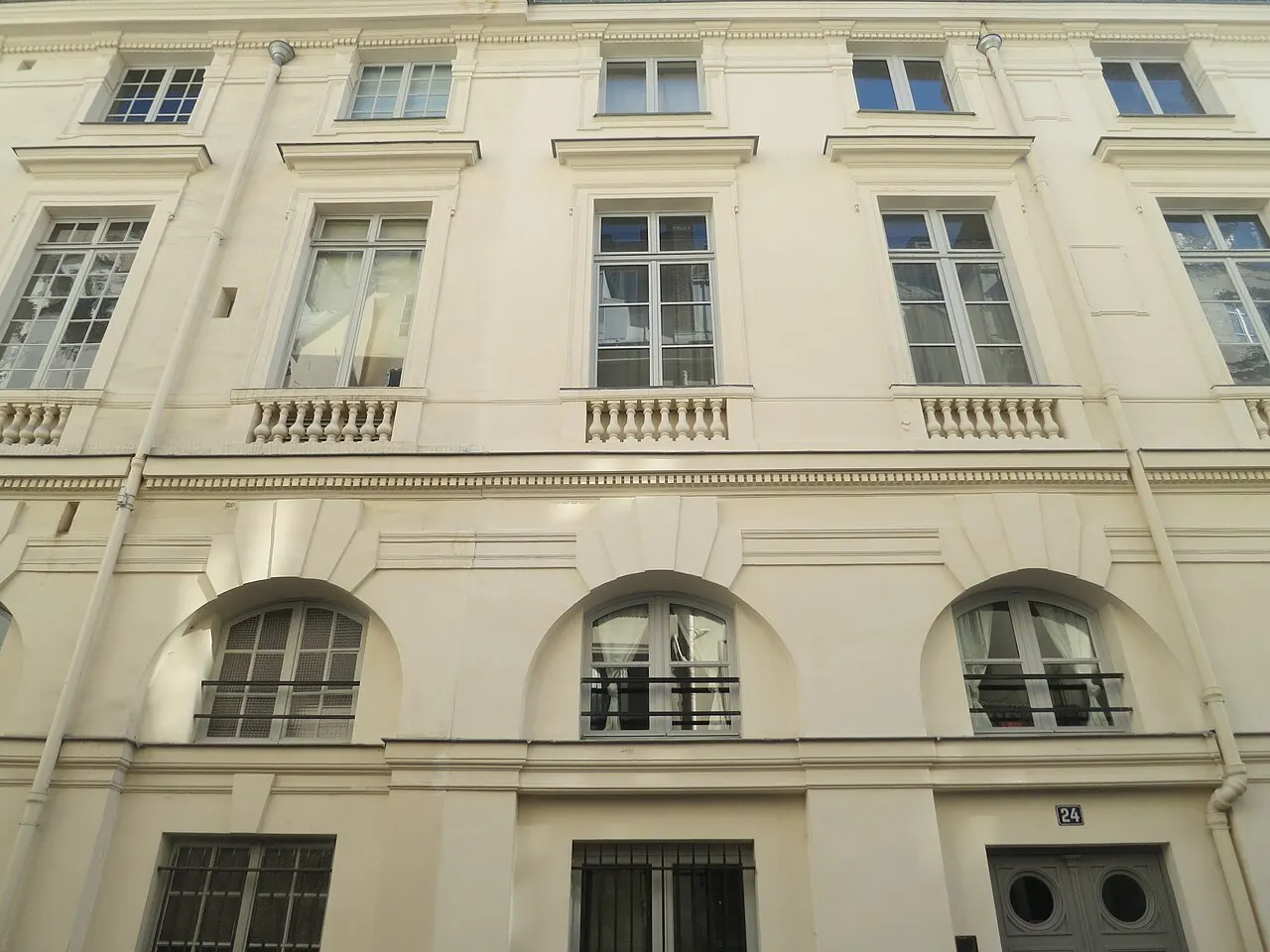 Immeuble, en bordure du Palais-Royal