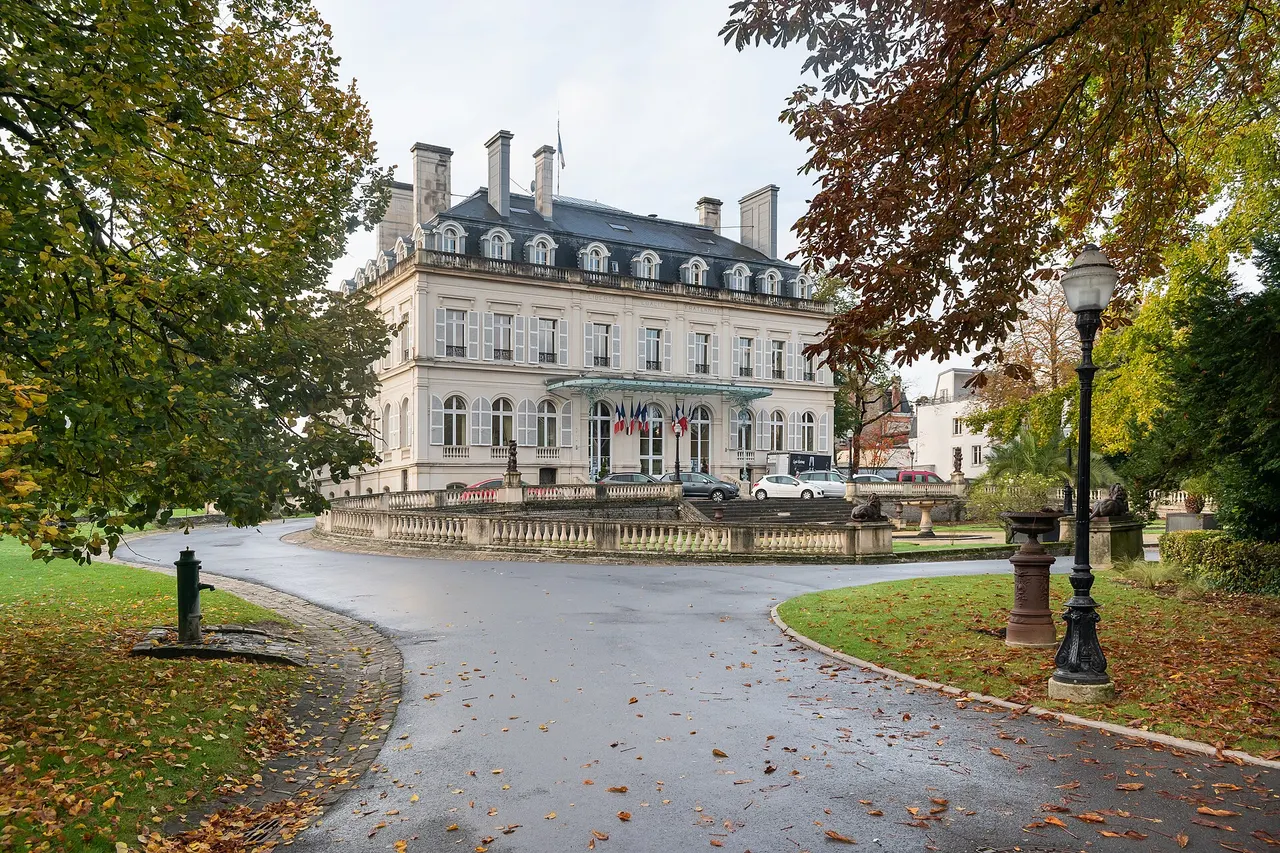 Le jardin de l’Hôtel de Ville d’Epernay