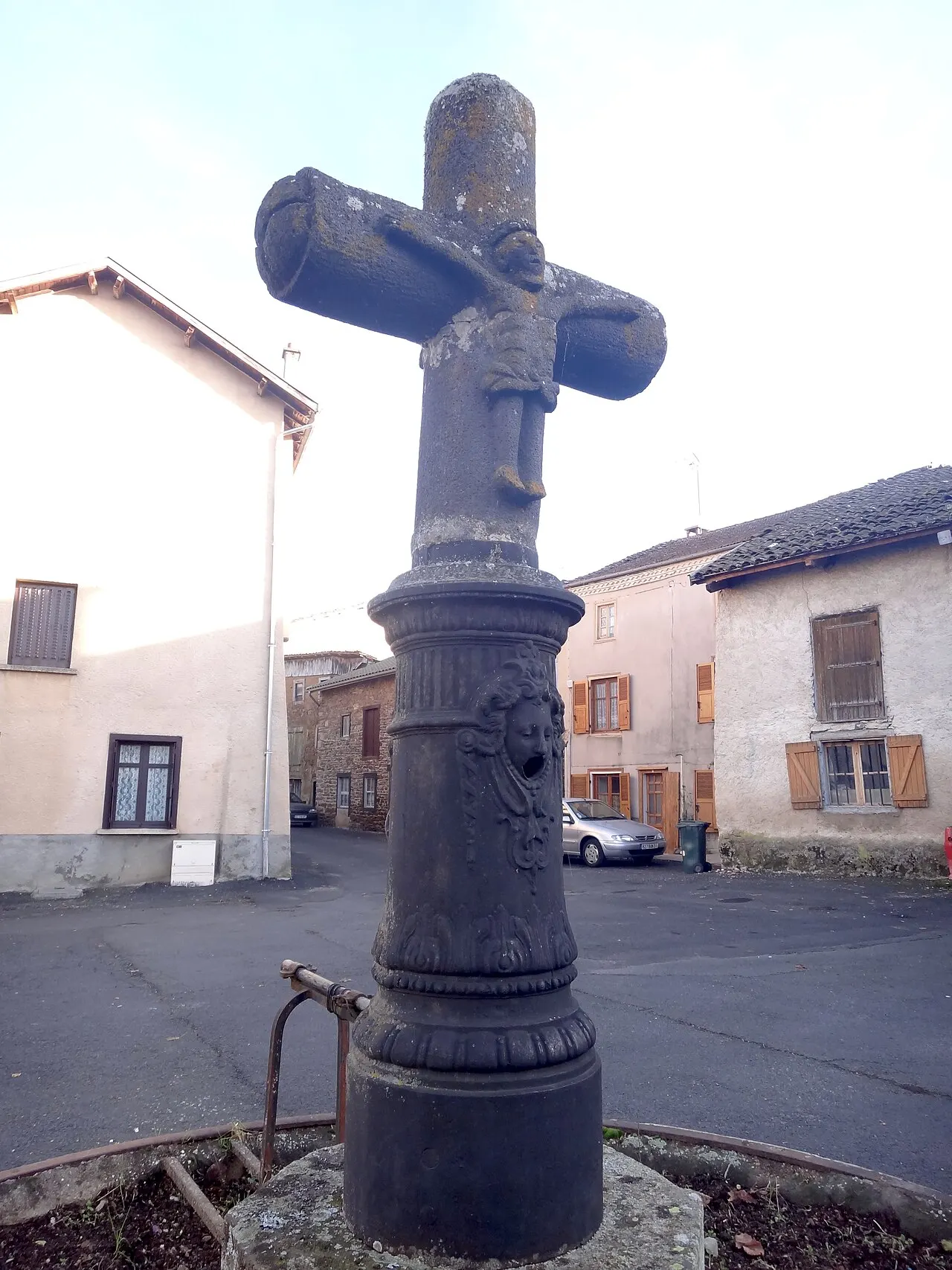 Croix de chemin du 16e siècle