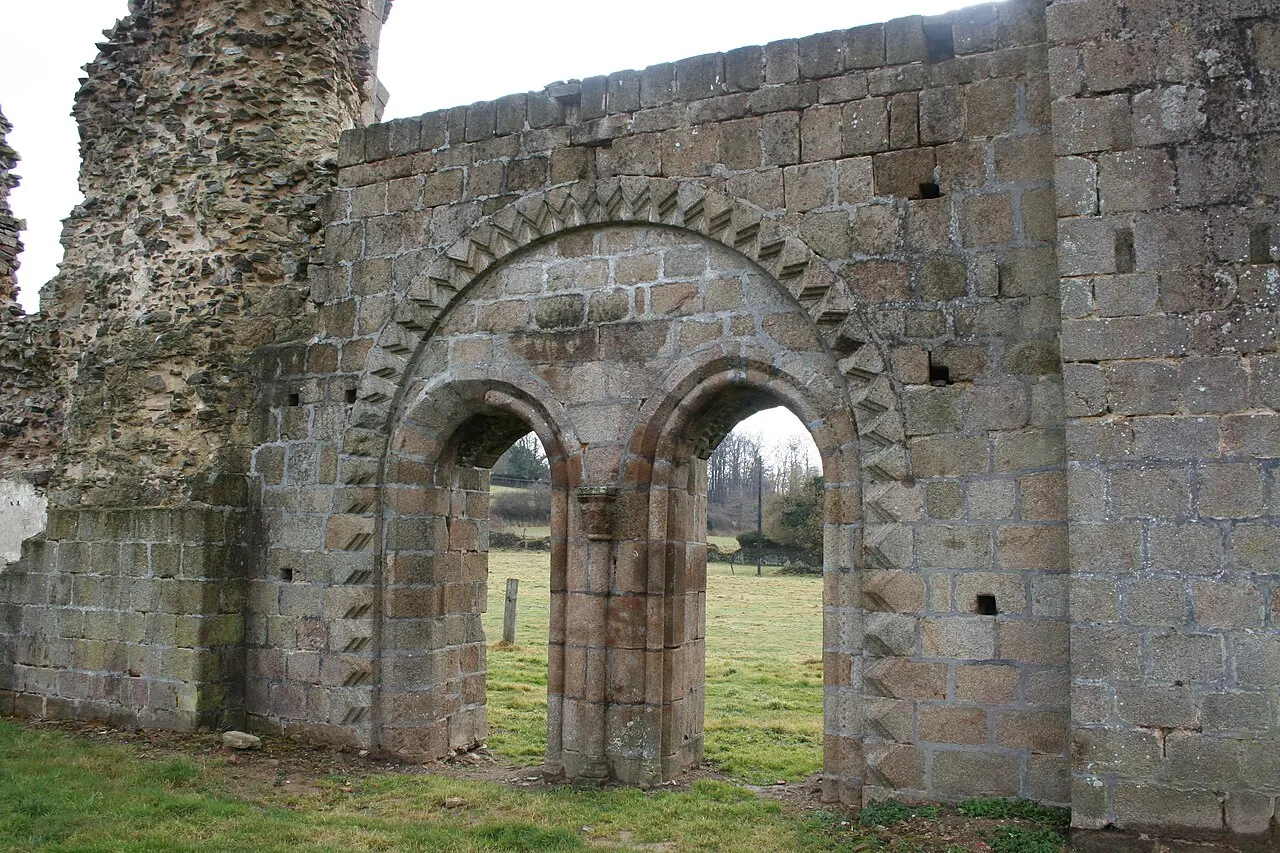 Ruines de l’Abbaye de Savigny