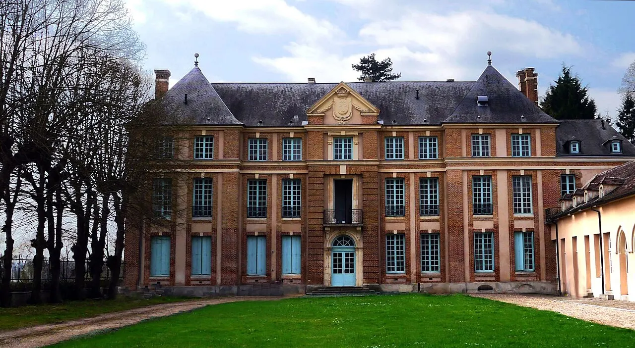 Château de Val-Freneuse (également sur commune de Freneuse)