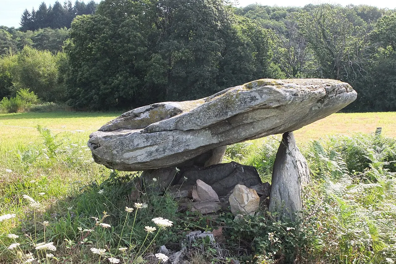 Dolmen dit La Cabane de la Fée
